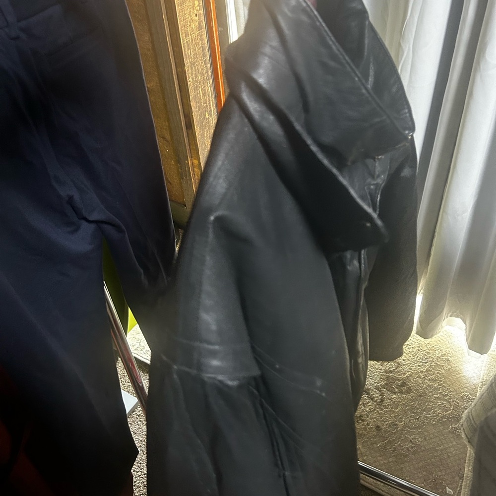 Leather coat - Picture 3 of 3